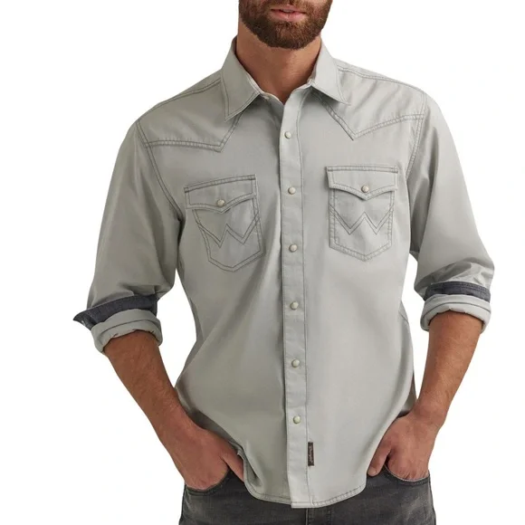 Wrangler Retro Button Down - Picture 2 of 4